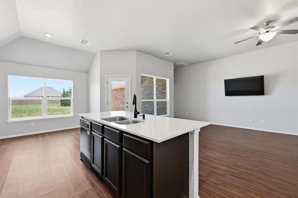 1281 Lakeview Drive Property Photo 8