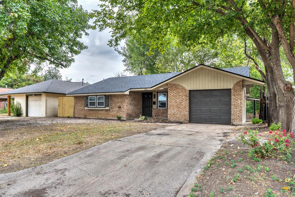 2521 N Redmond Avenue Property Photo 2