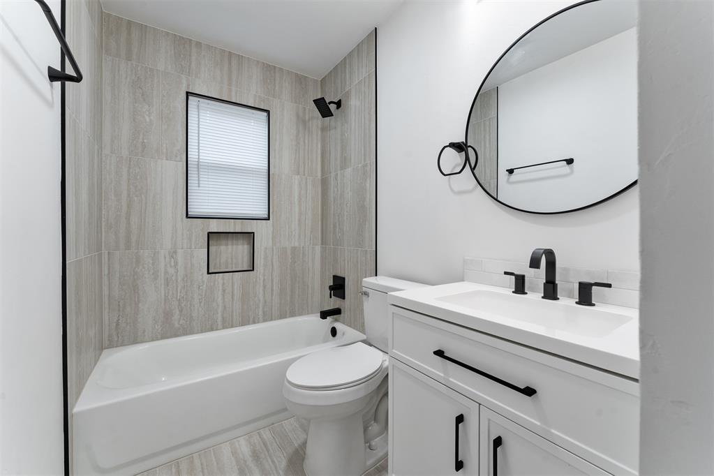 2521 N Redmond Avenue Property Photo 10
