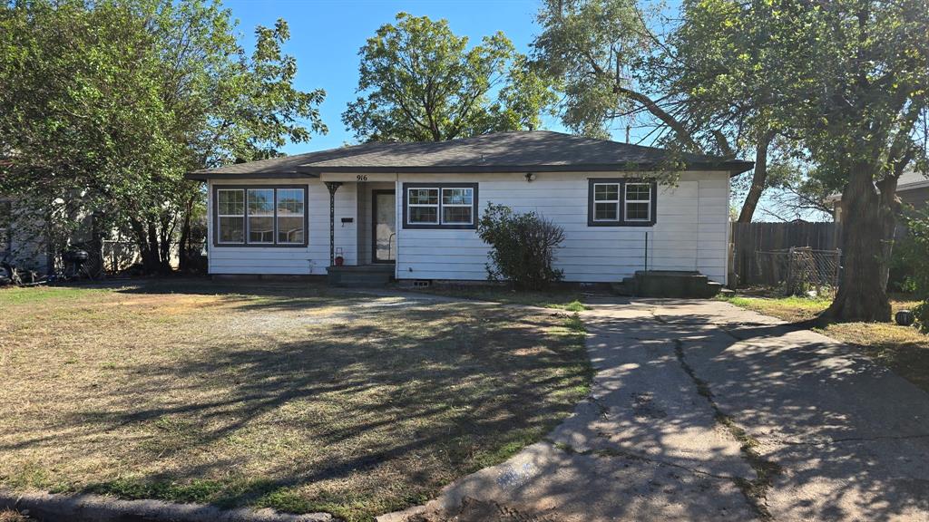 916 Hickory Street Property Photo 1