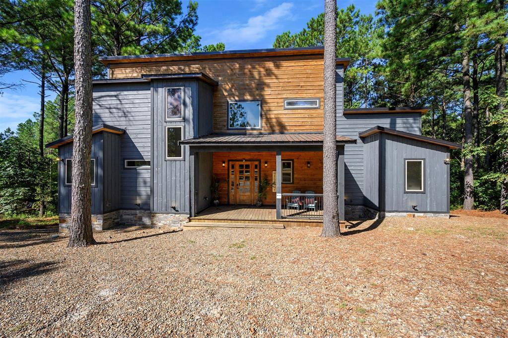 2093 Pine Hills Road Property Photo 1