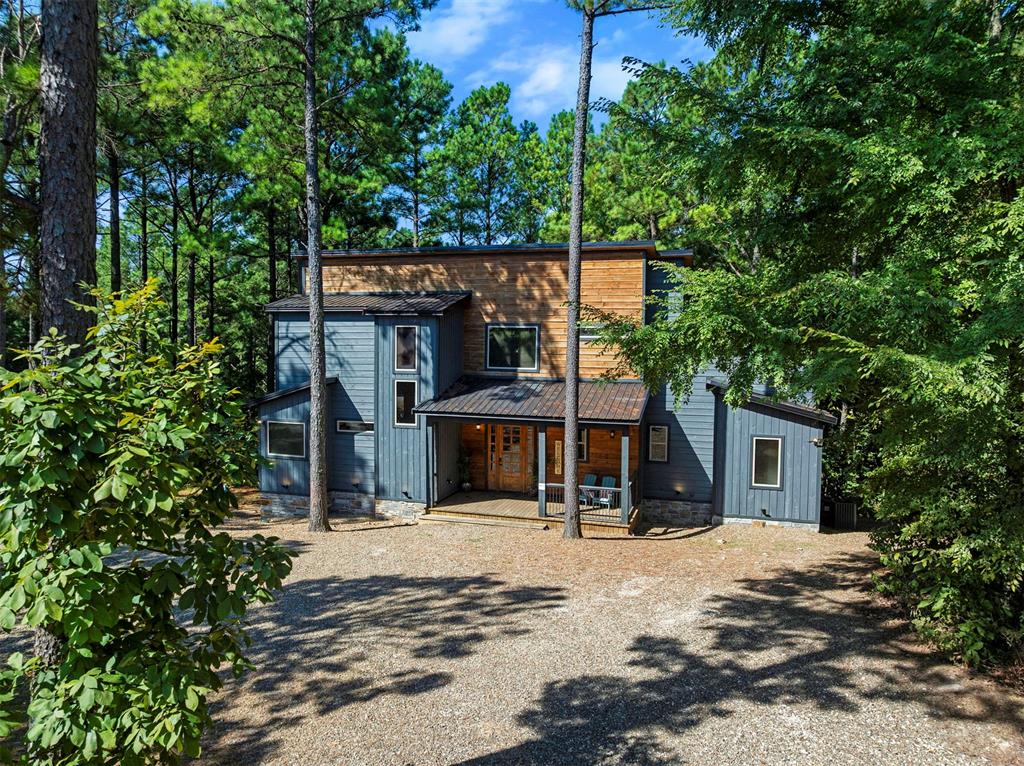 2093 Pine Hills Road Property Photo 2