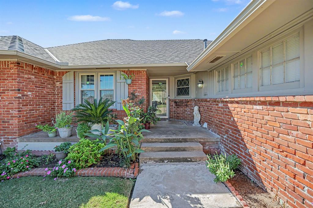 2518 Nw 51st Street Property Photo 2