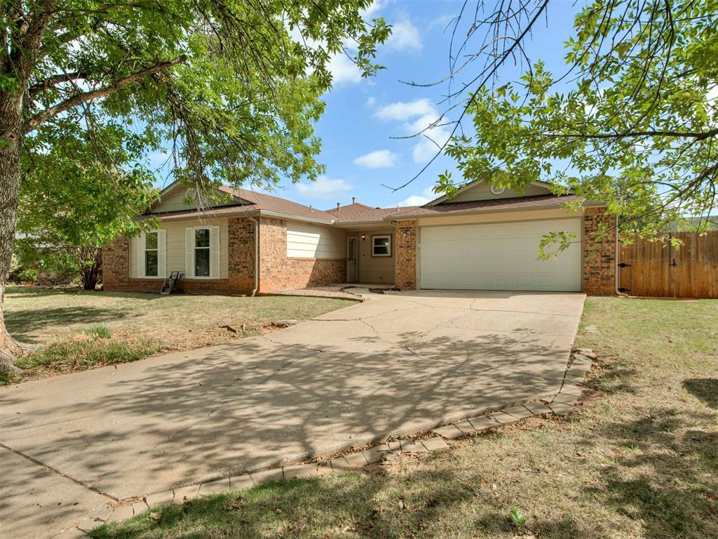 1813 Twin Tree Drive Property Photo 1