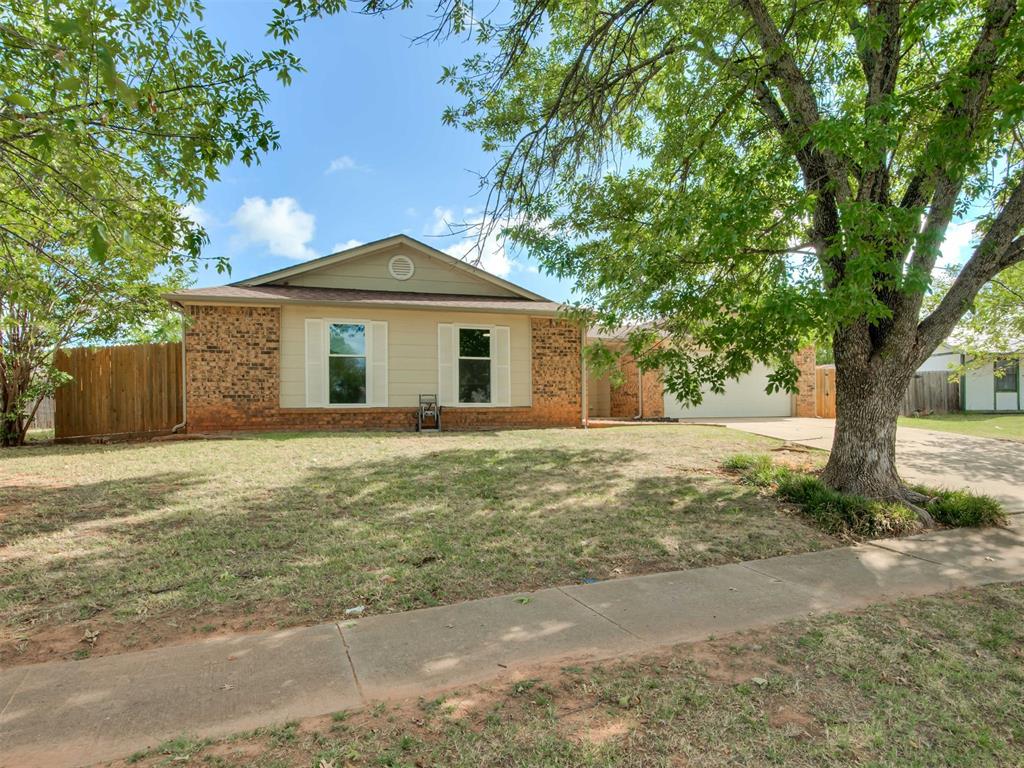 1813 Twin Tree Drive Property Photo 2