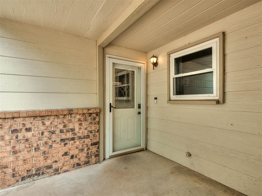1813 Twin Tree Drive Property Photo 4