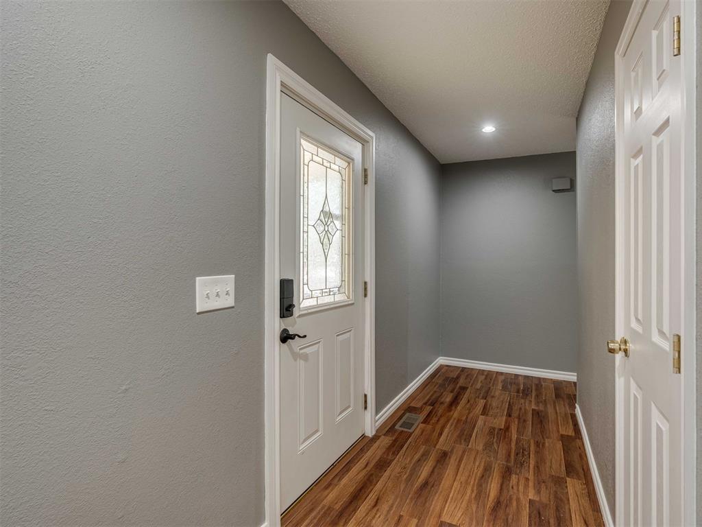 1813 Twin Tree Drive Property Photo 5