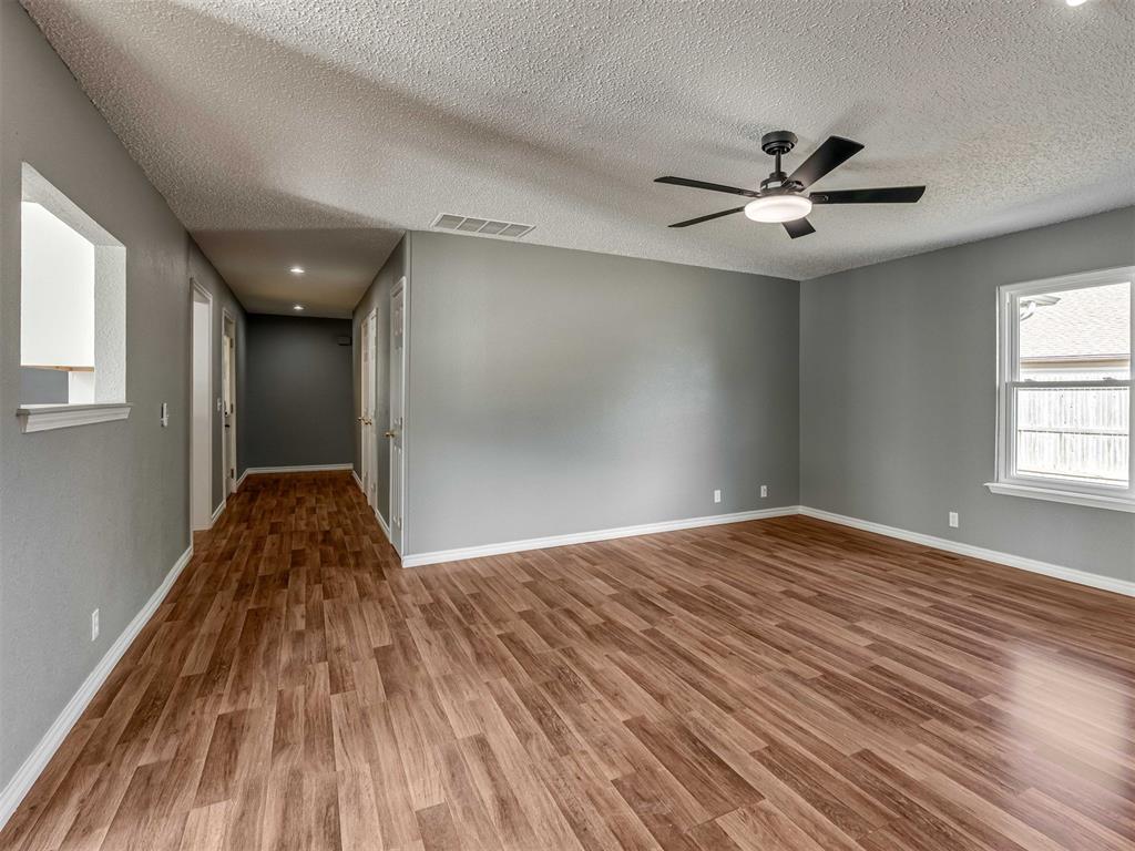 1813 Twin Tree Drive Property Photo 8
