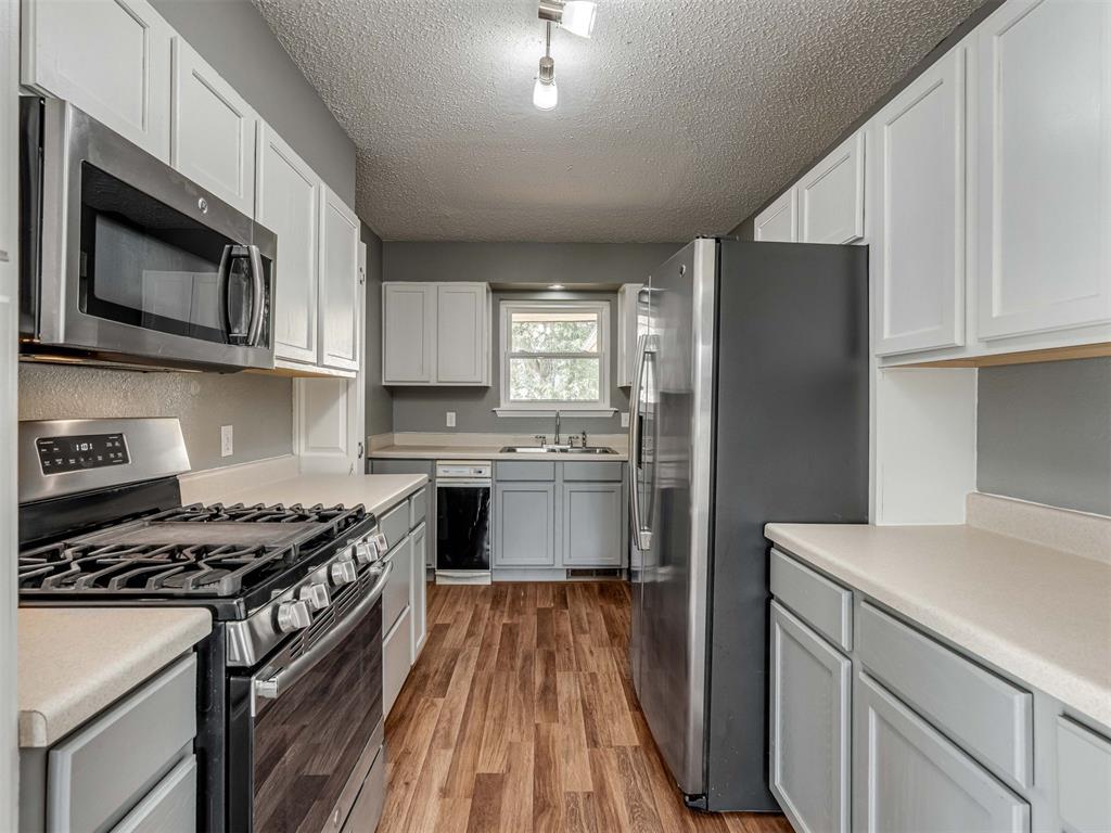 1813 Twin Tree Drive Property Photo 12