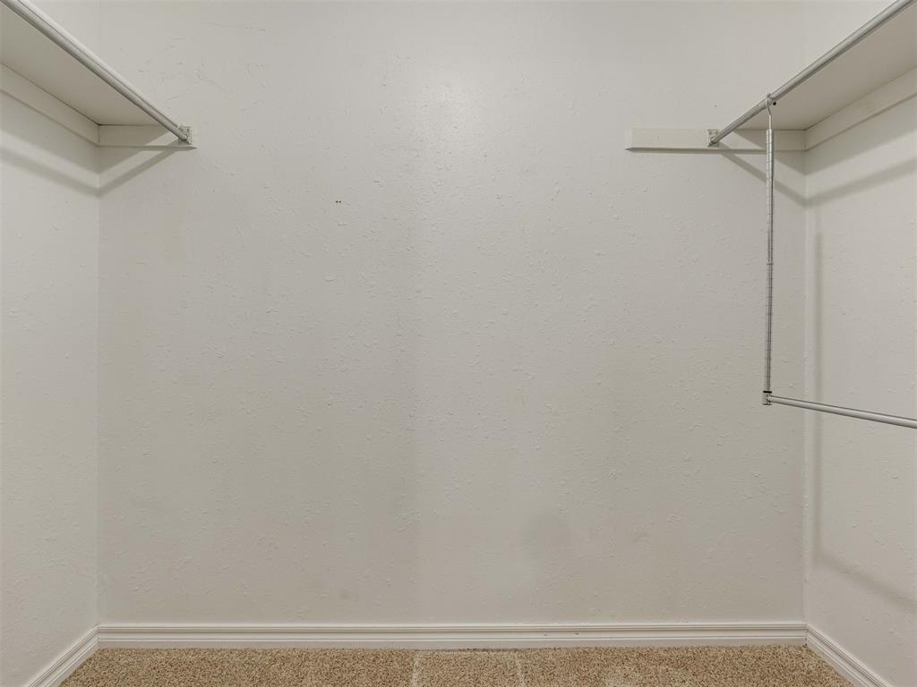 1813 Twin Tree Drive Property Photo 23