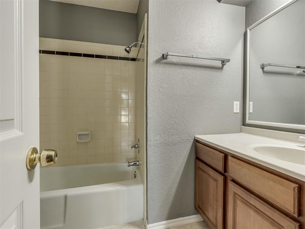 1813 Twin Tree Drive Property Photo 26