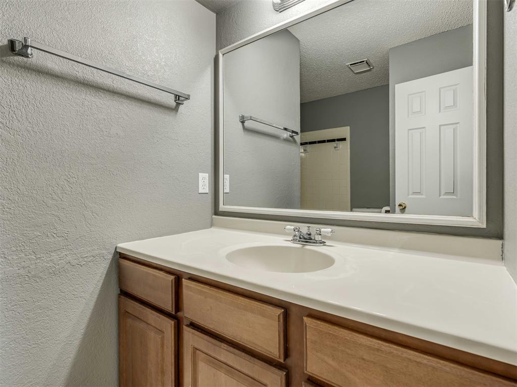 1813 Twin Tree Drive Property Photo 27