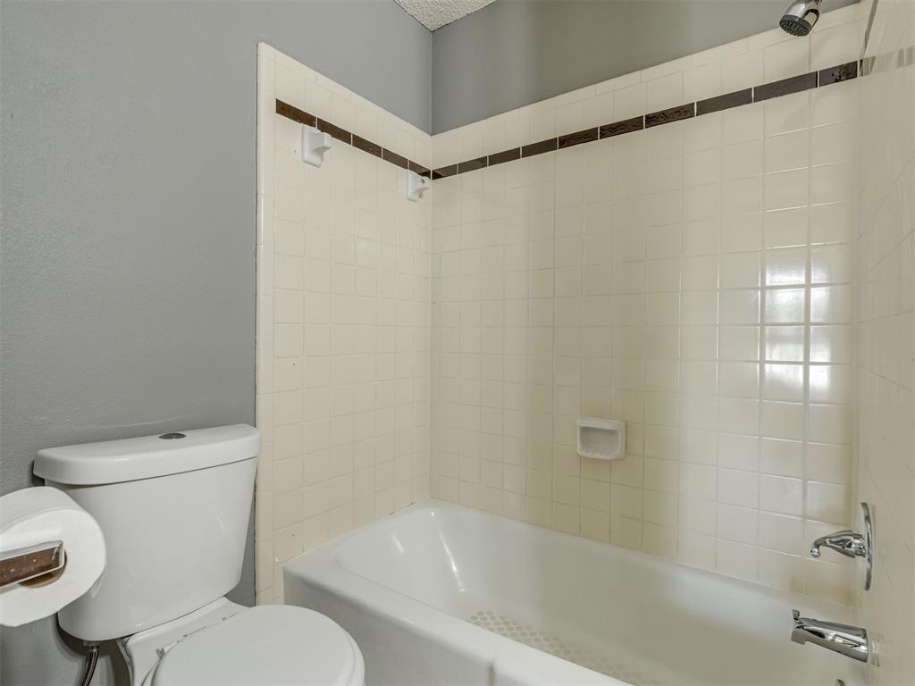 1813 Twin Tree Drive Property Photo 28