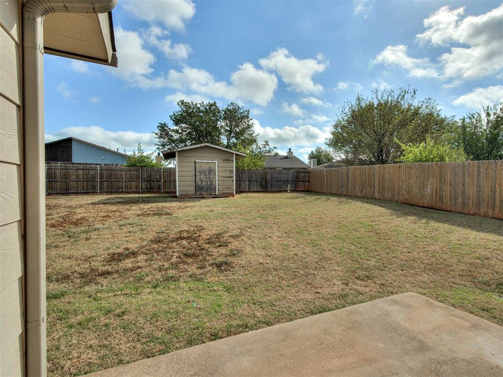 1813 Twin Tree Drive Property Photo 33