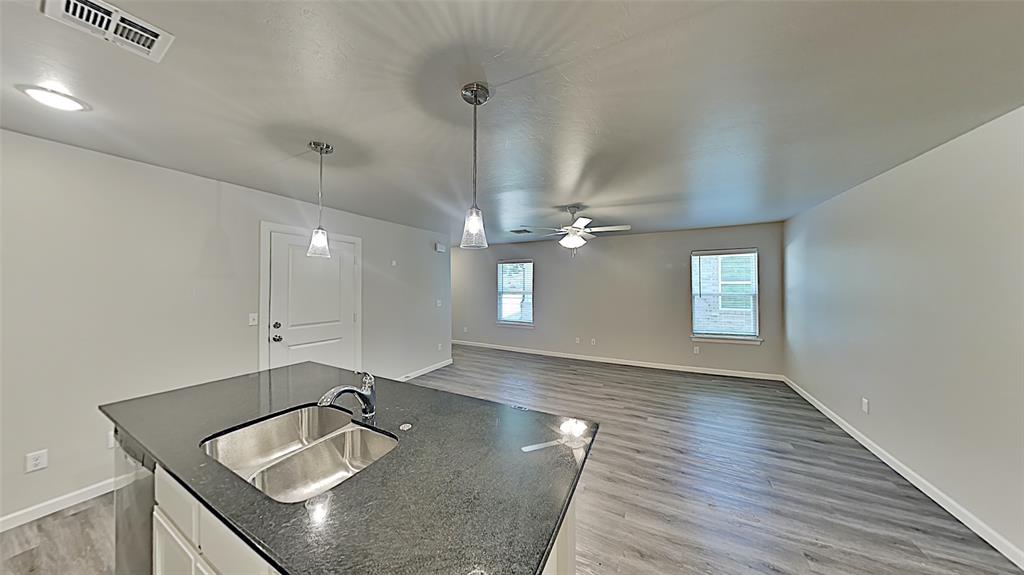 11201 Burnham Avenue Property Photo 7