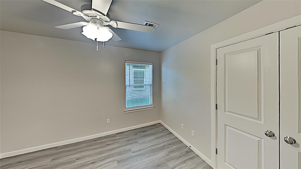 11201 Burnham Avenue Property Photo 10