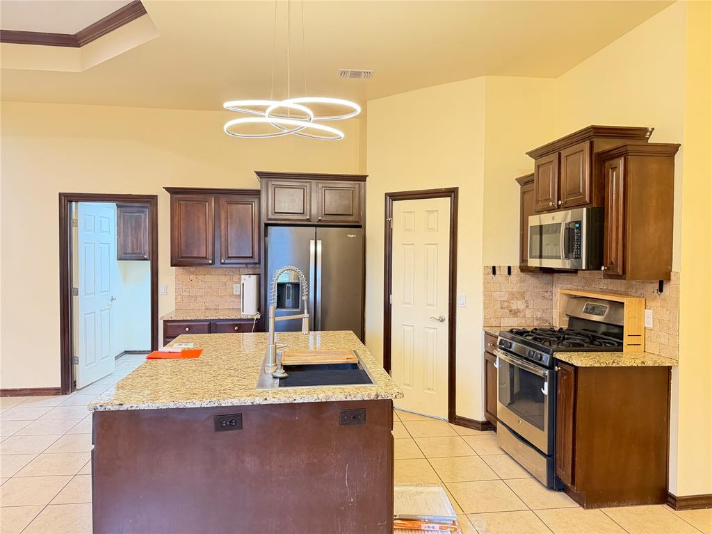 12140 Sw 12th Street Property Photo 9