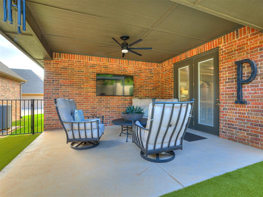 1065 Villas Creek Drive Property Photo 11