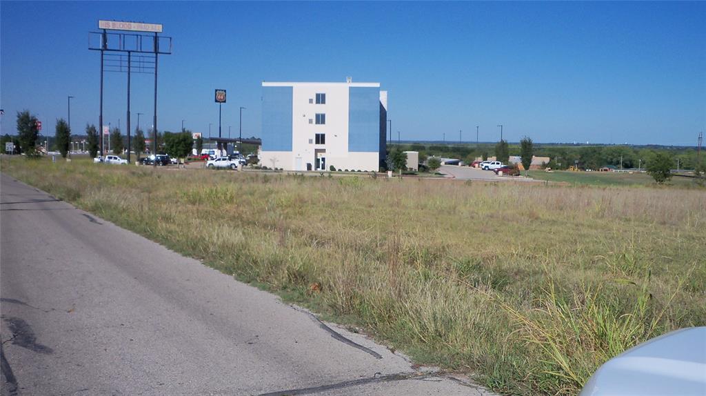 2215 S Weedn Boulevard Property Photo 1