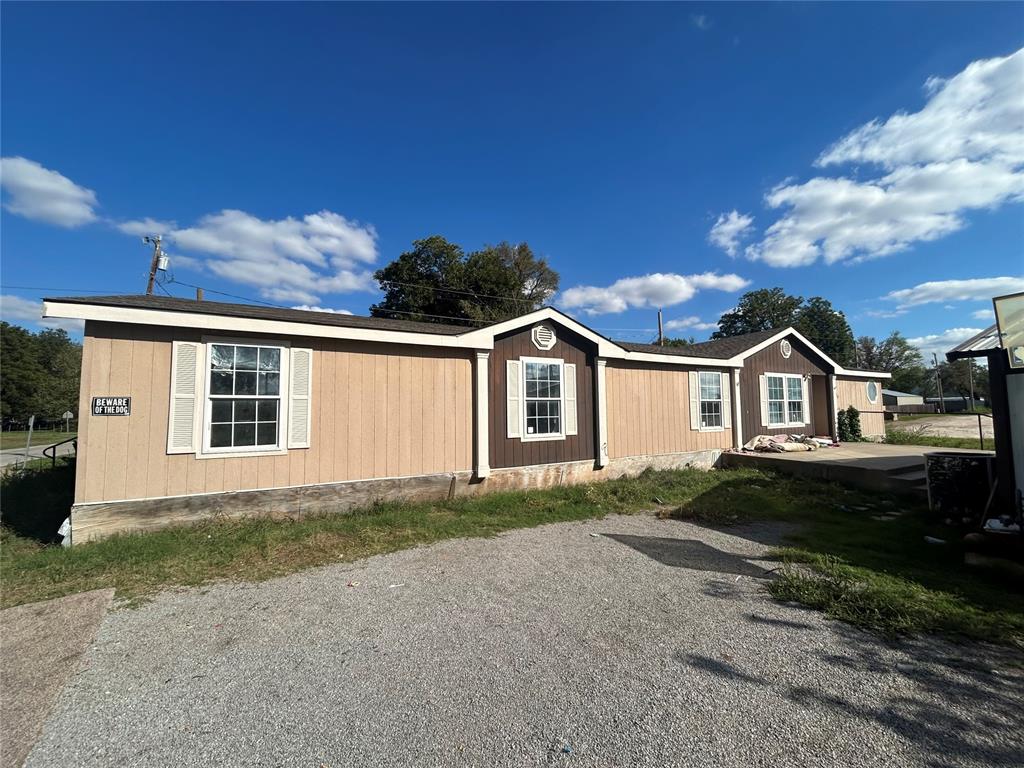 202 S Cedar Avenue Property Photo 1