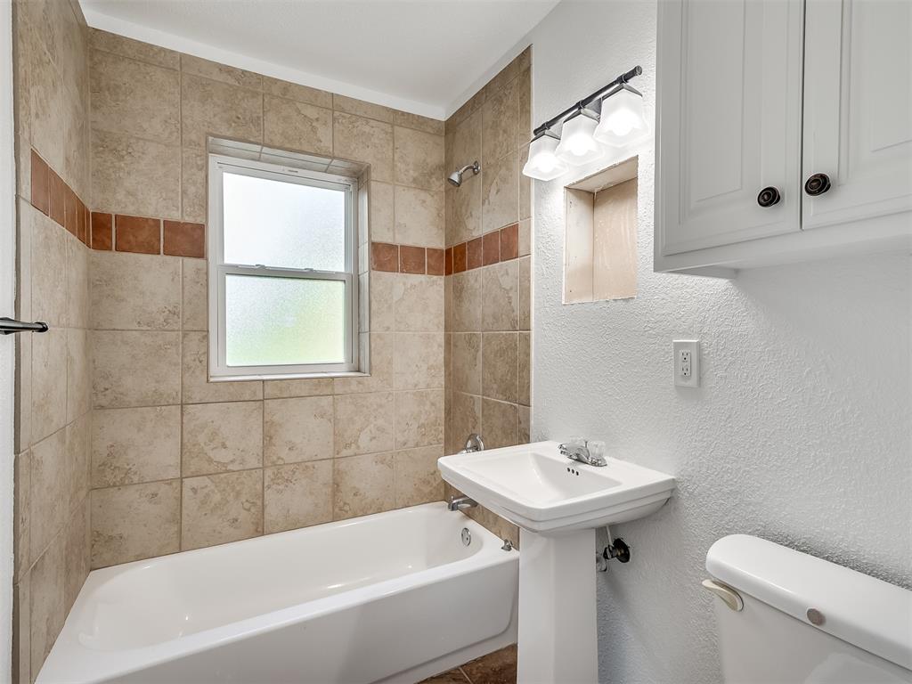 2508 W I 44 Service Road Property Photo 24