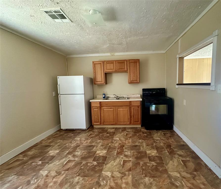1137 E Chestnut Street Property Photo 6