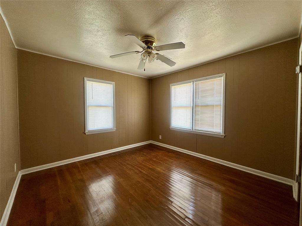 1137 E Chestnut Street Property Photo 9
