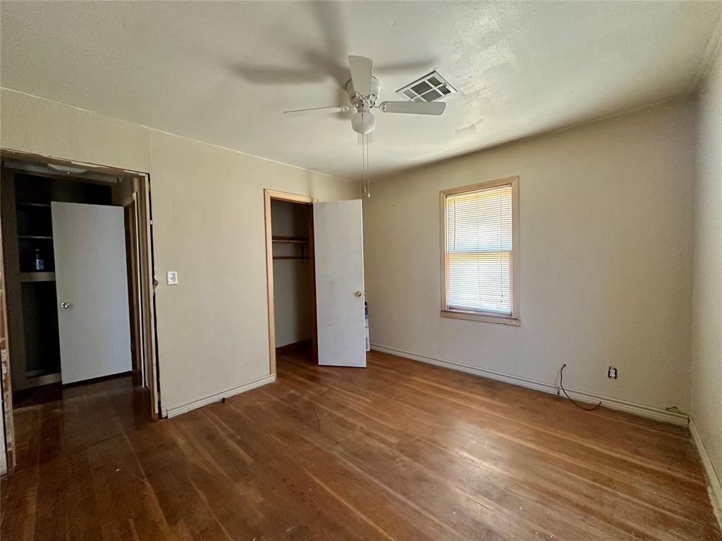 1137 E Chestnut Street Property Photo 12