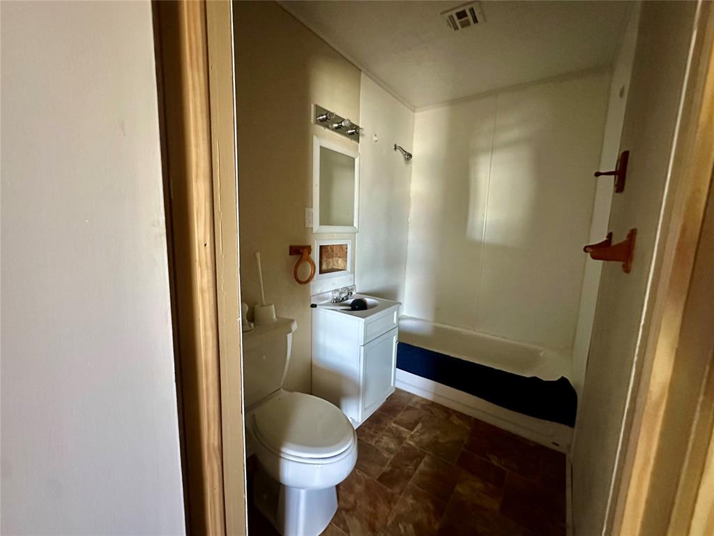 1137 E Chestnut Street Property Photo 13