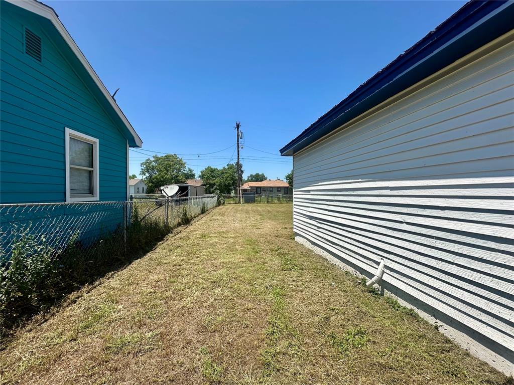 1137 E Chestnut Street Property Photo 14