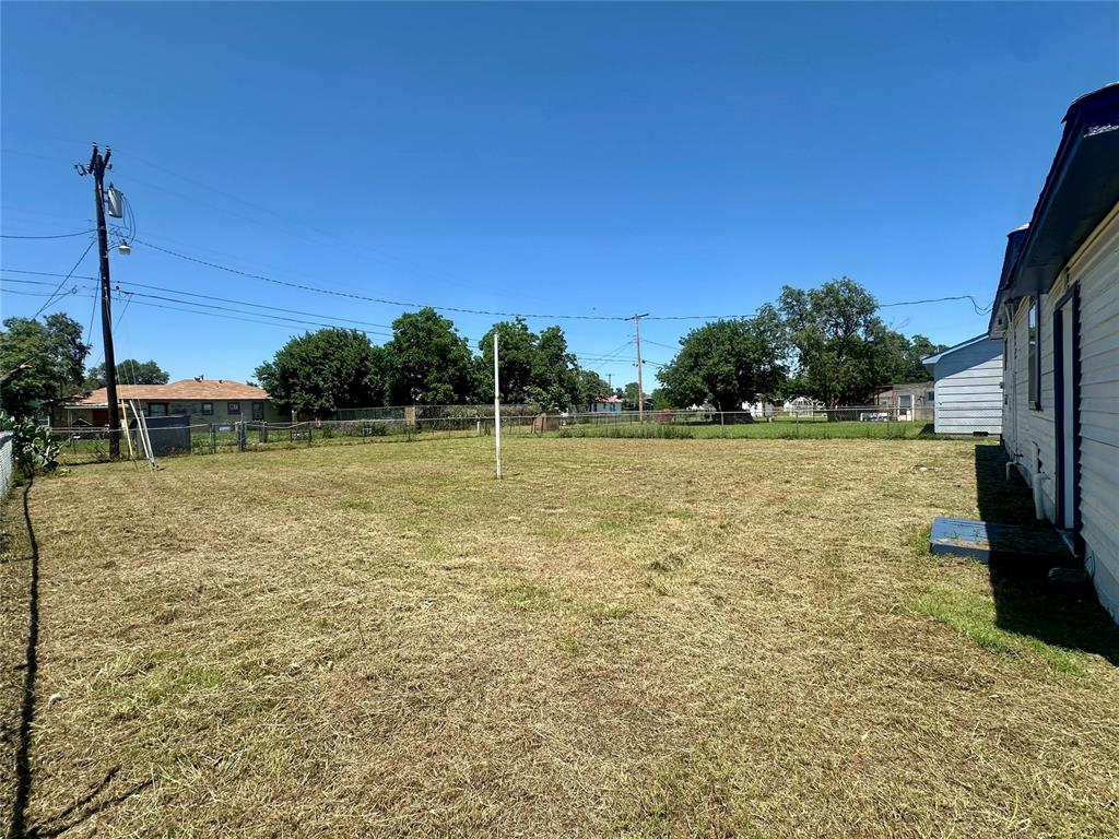 1137 E Chestnut Street Property Photo 15