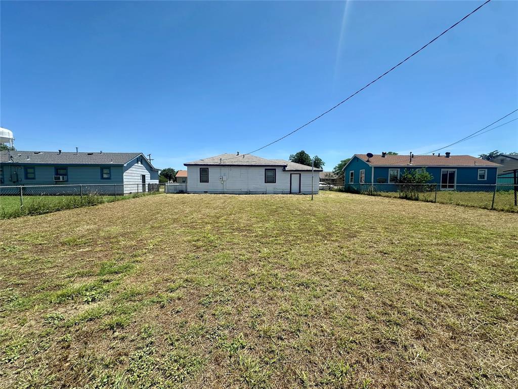 1137 E Chestnut Street Property Photo 16