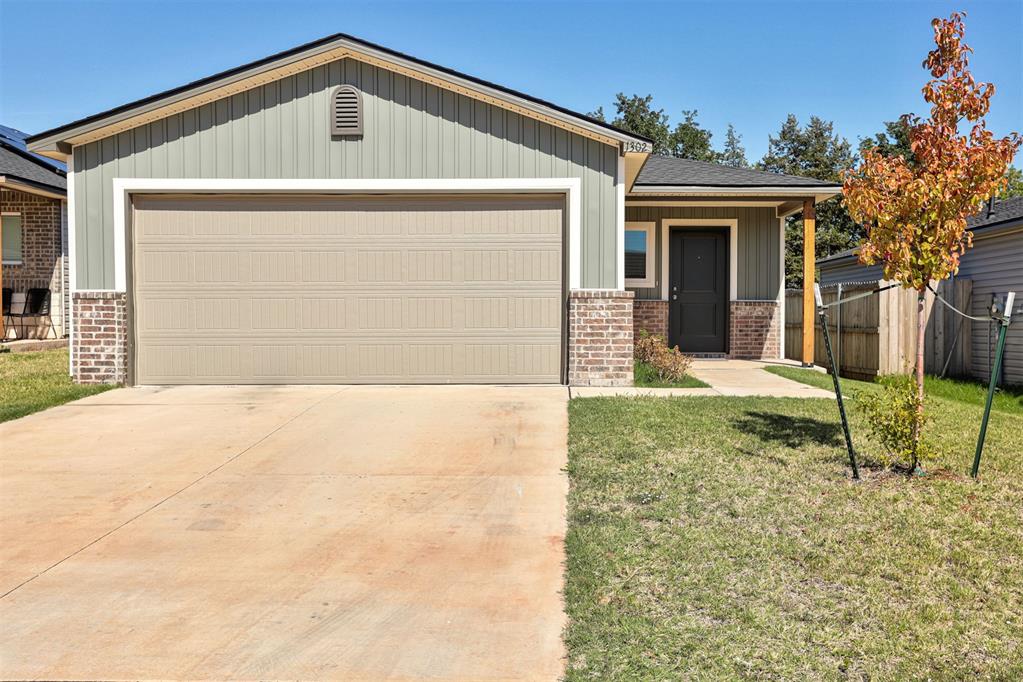 1302 Guthrie Farms Boulevard Property Photo 2