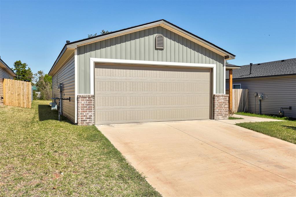 1302 Guthrie Farms Boulevard Property Photo 3