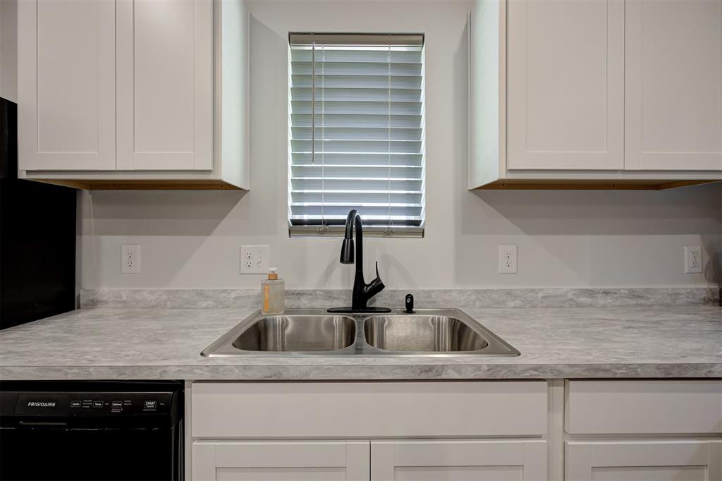 1302 Guthrie Farms Boulevard Property Photo 14