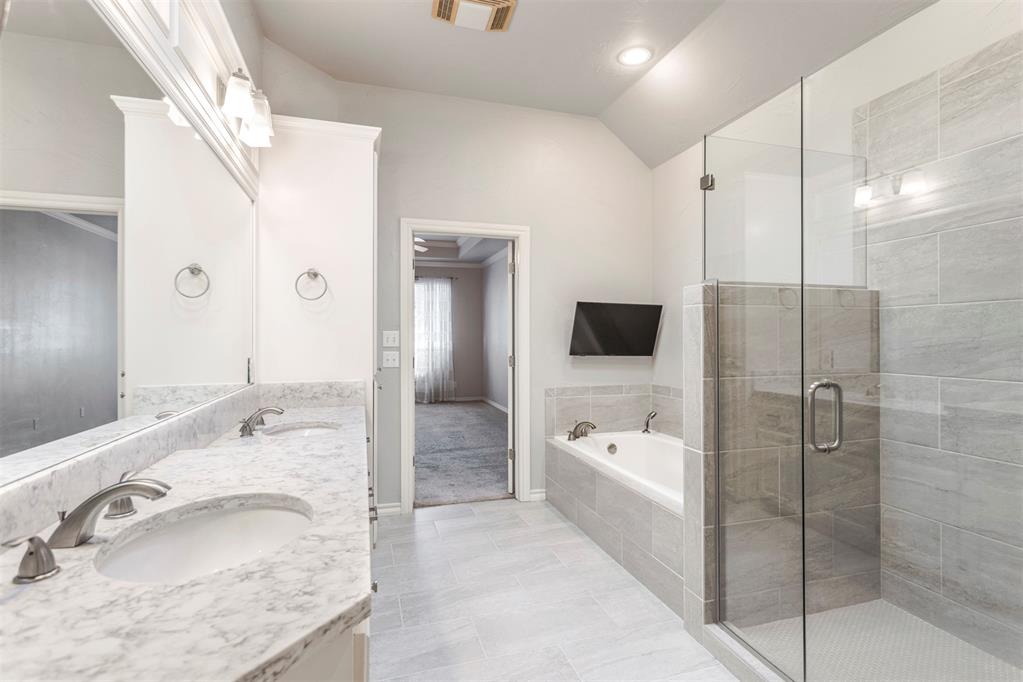 3608 Equestrian Court Property Photo 33