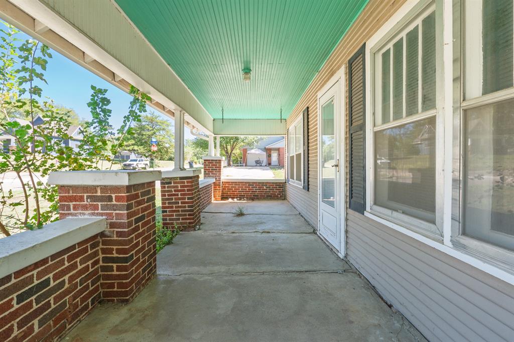 23 E Burns Street Property Photo 4