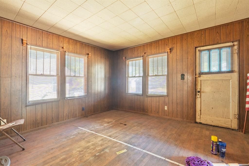 23 E Burns Street Property Photo 7