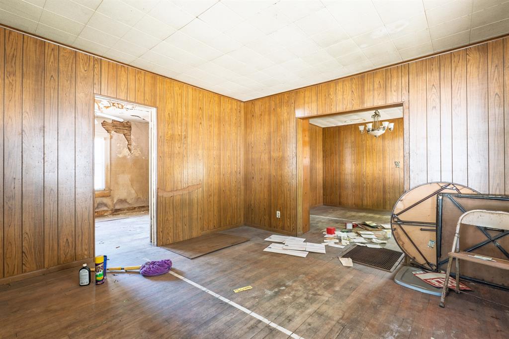 23 E Burns Street Property Photo 8