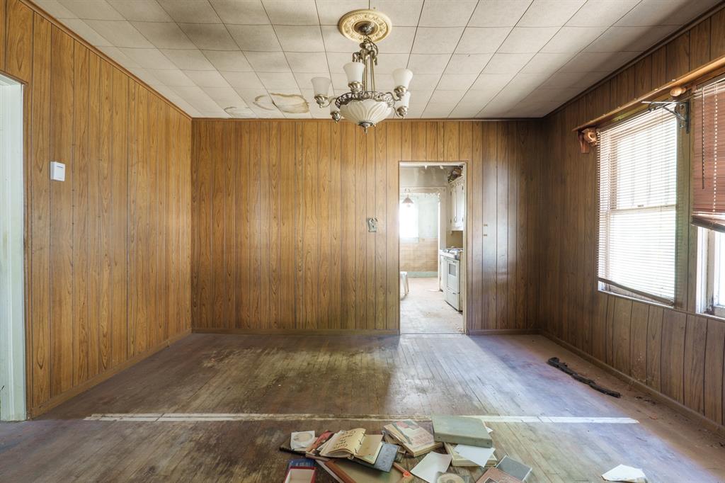 23 E Burns Street Property Photo 9