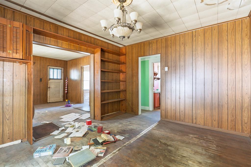 23 E Burns Street Property Photo 11