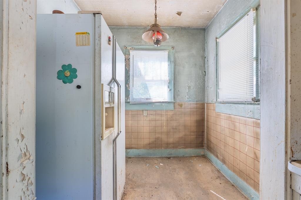23 E Burns Street Property Photo 17