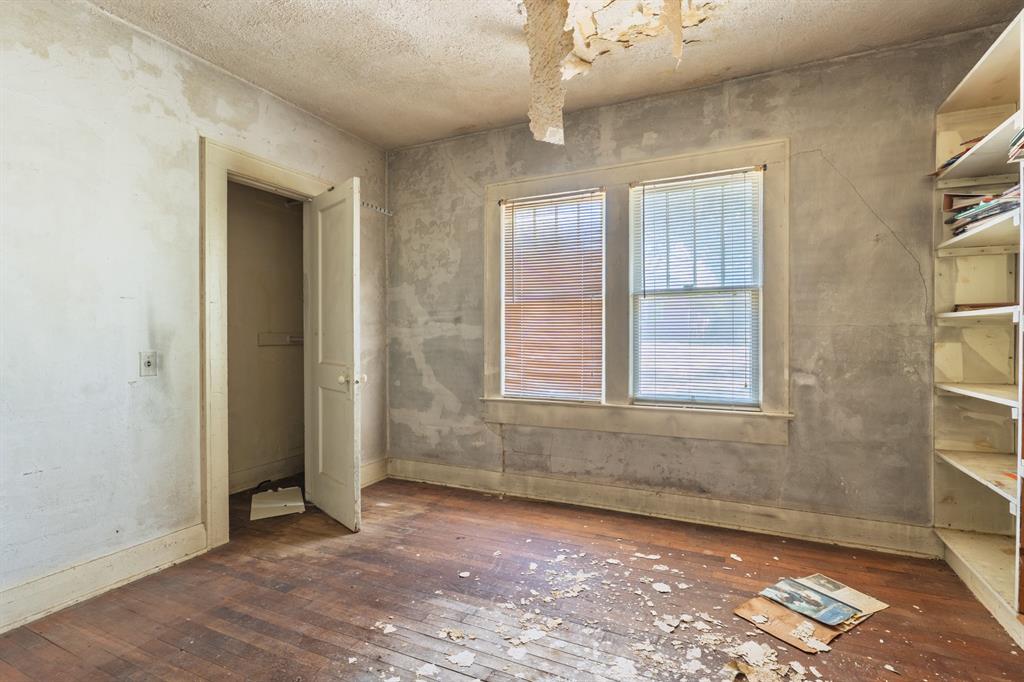 23 E Burns Street Property Photo 27
