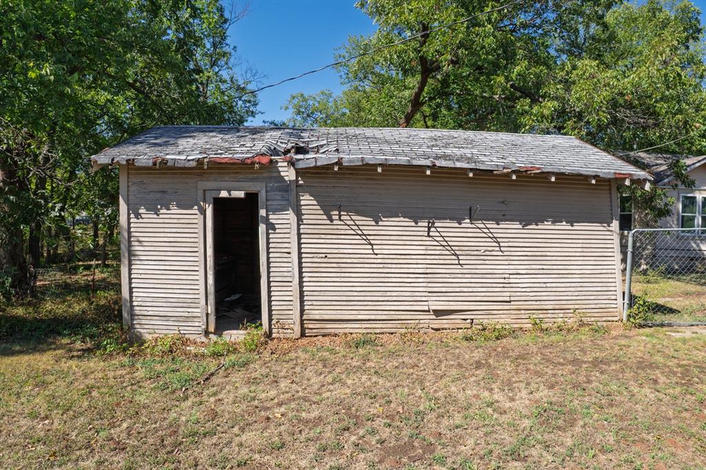 23 E Burns Street Property Photo 31