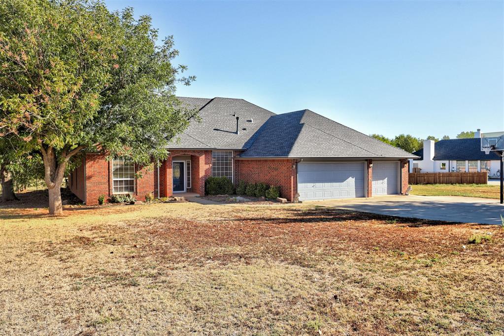 3007 Ne Winding Creek Lane Property Photo 3