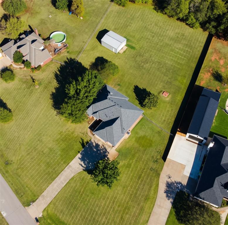3007 Ne Winding Creek Lane Property Photo 4
