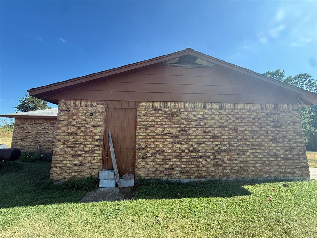 9050 N Triple X Road Property Photo 7