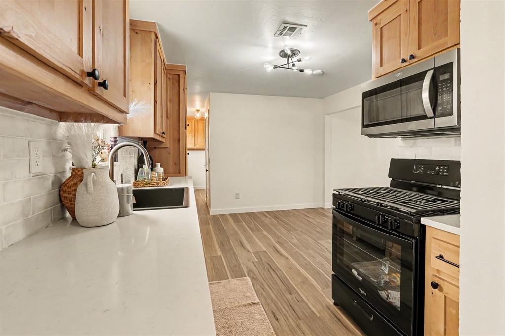9209 S Sooner Road Property Photo 7
