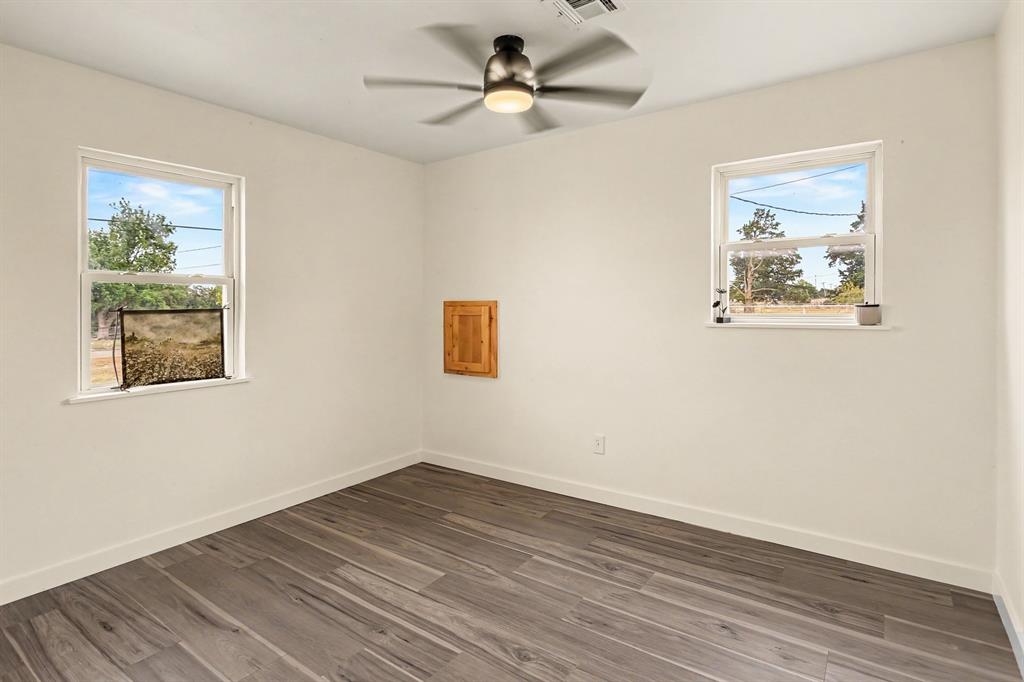 9209 S Sooner Road Property Photo 11