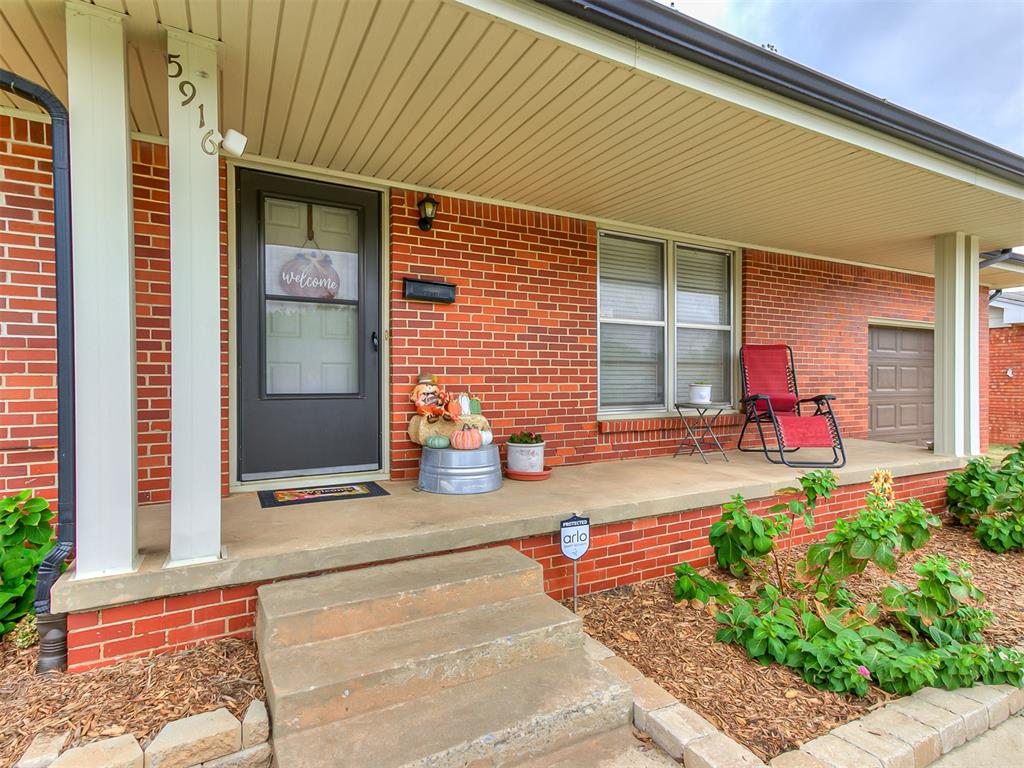 5916 Nw 60th Street Property Photo 4